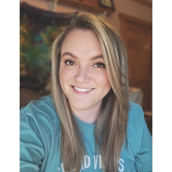 Meet your Posher, Kaitlin - Picture 1 of 1